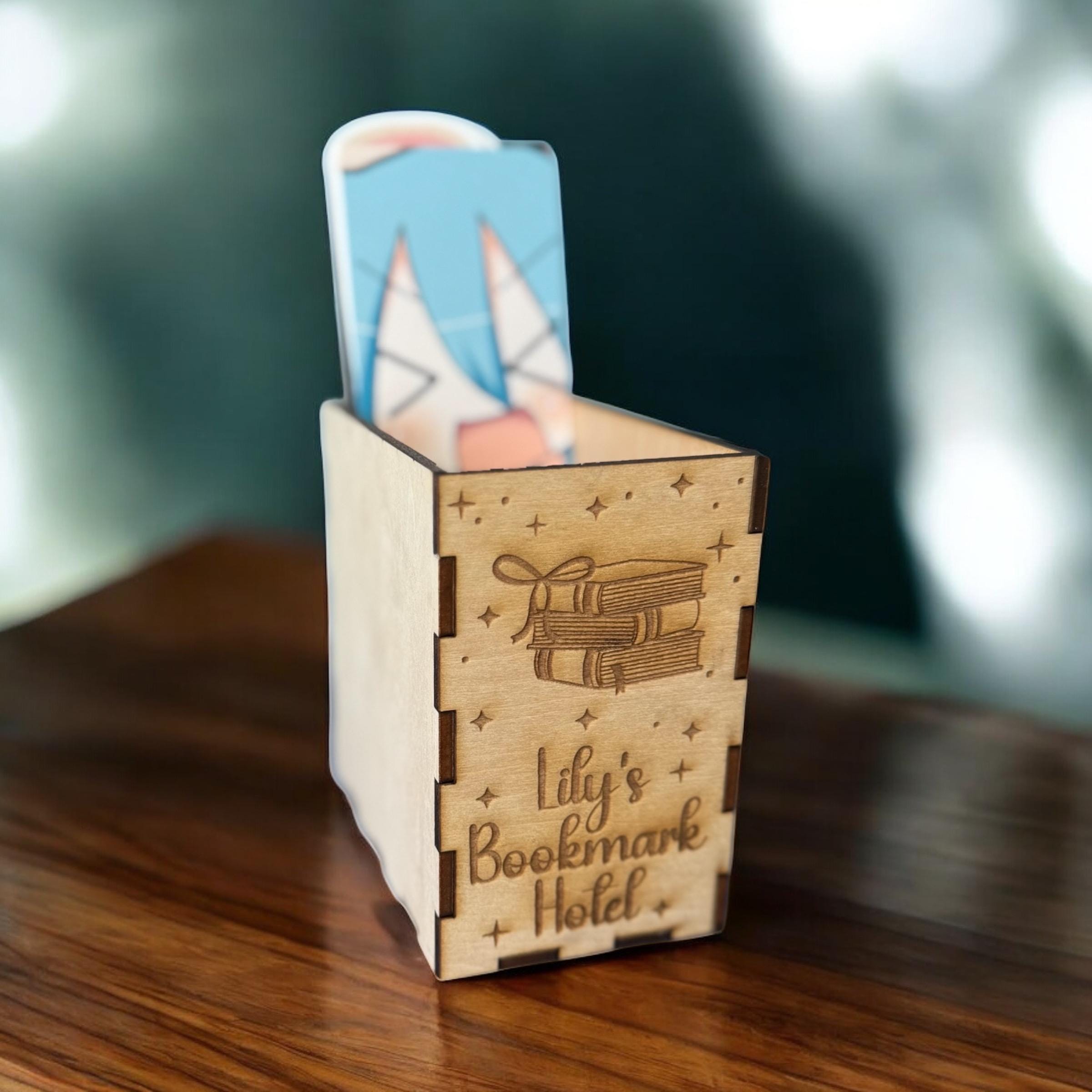 Personalized Name Engraved Book Nook Bookmark Organizer for Bookshelf Decor