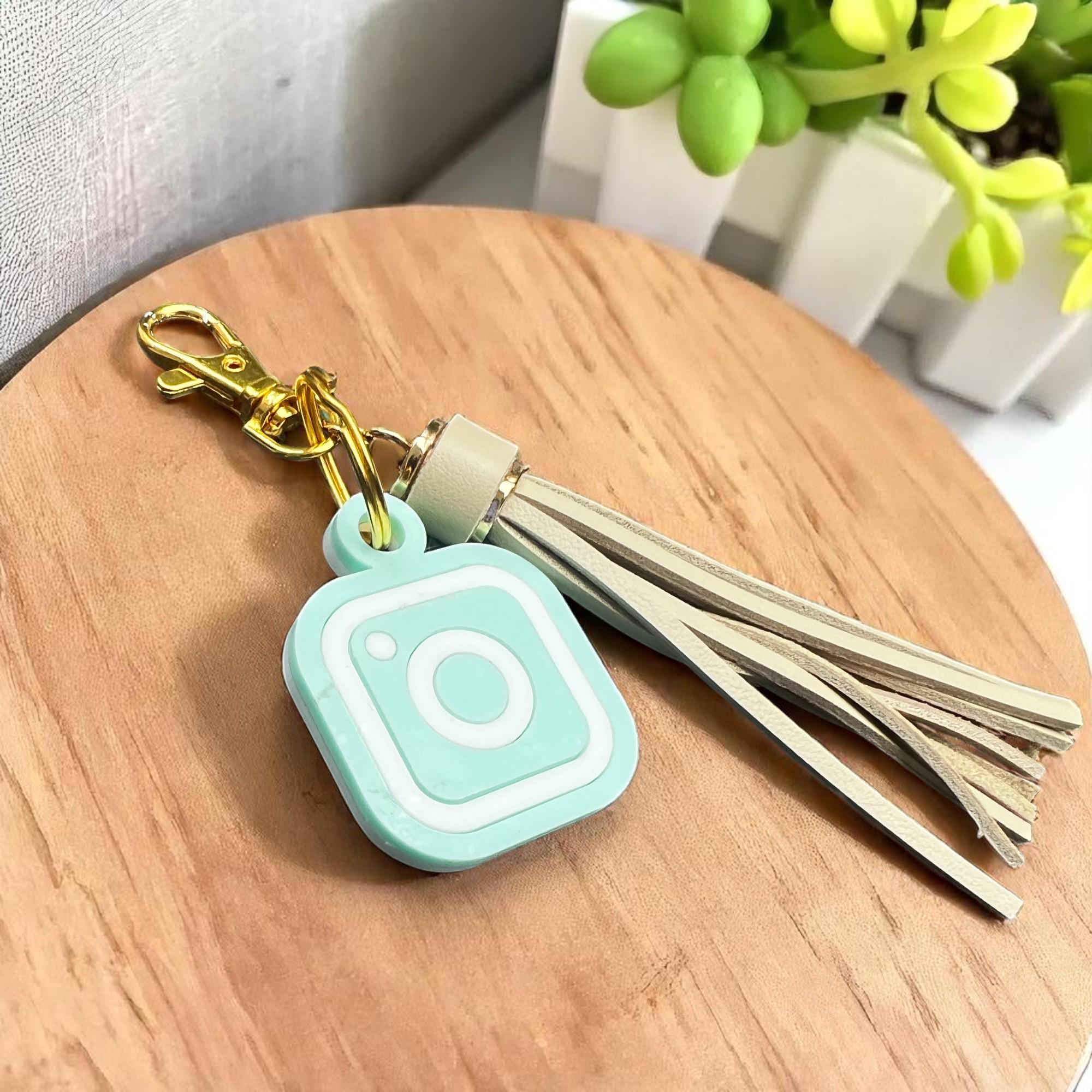 Custom NFC Social Media Keychain: Acrylic Digital Business Card Tag