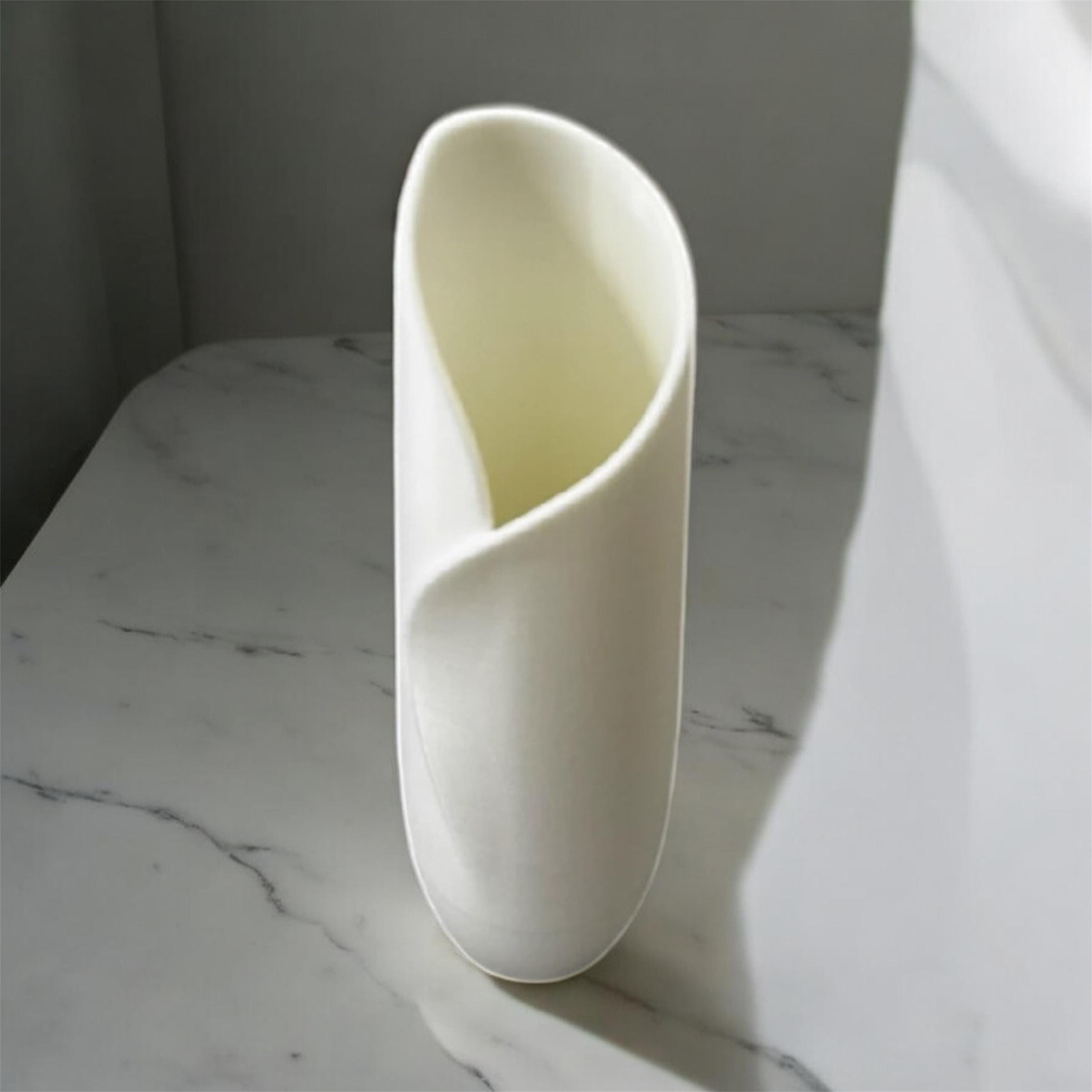 Modern Swirl Vase Minimalist Floral Home Decor Vase Nordic Style Sculpture Vase Contemporary Shelf Accent Gift for Mom Aesthetic Home Decor