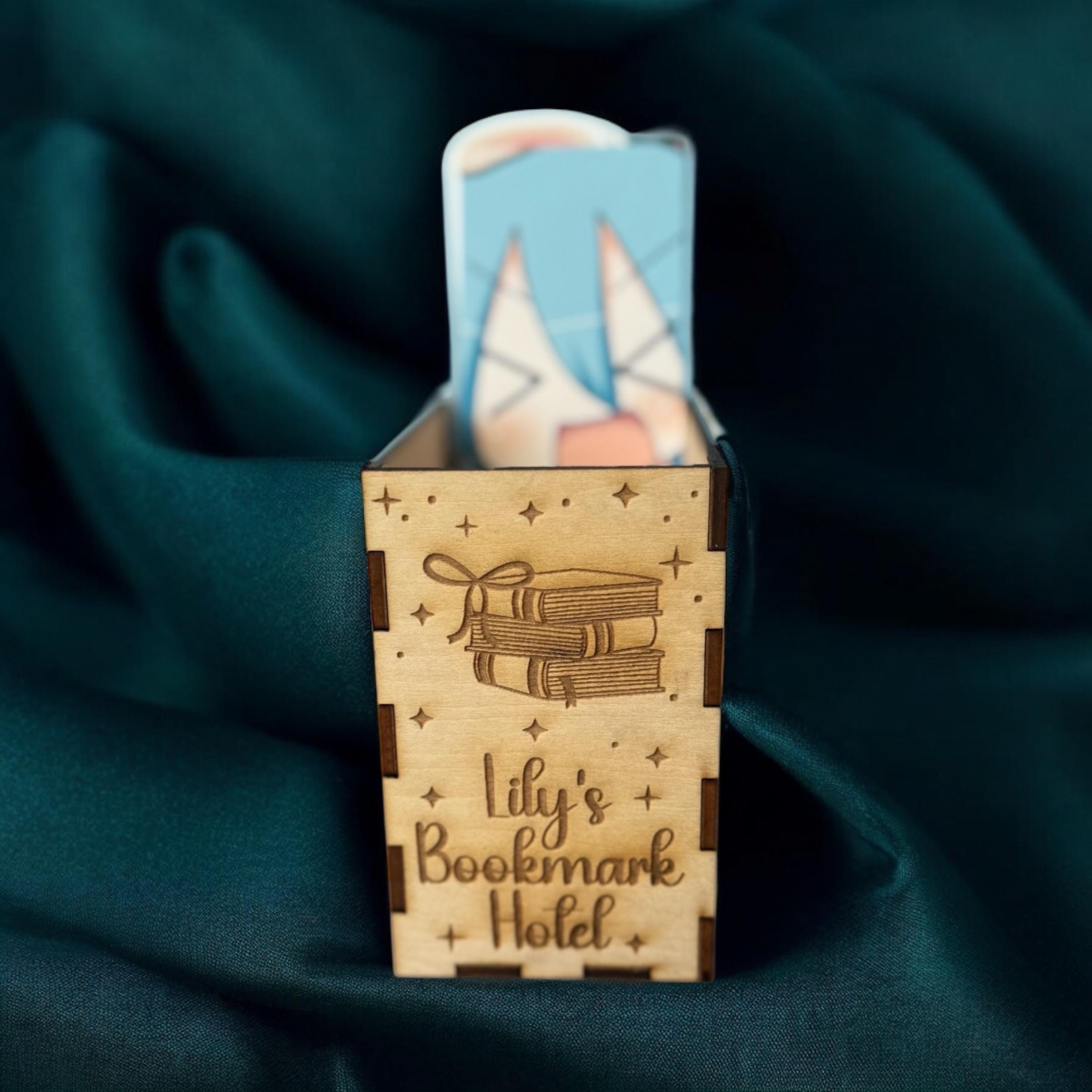 Personalized Name Engraved Book Nook Bookmark Organizer for Bookshelf Decor