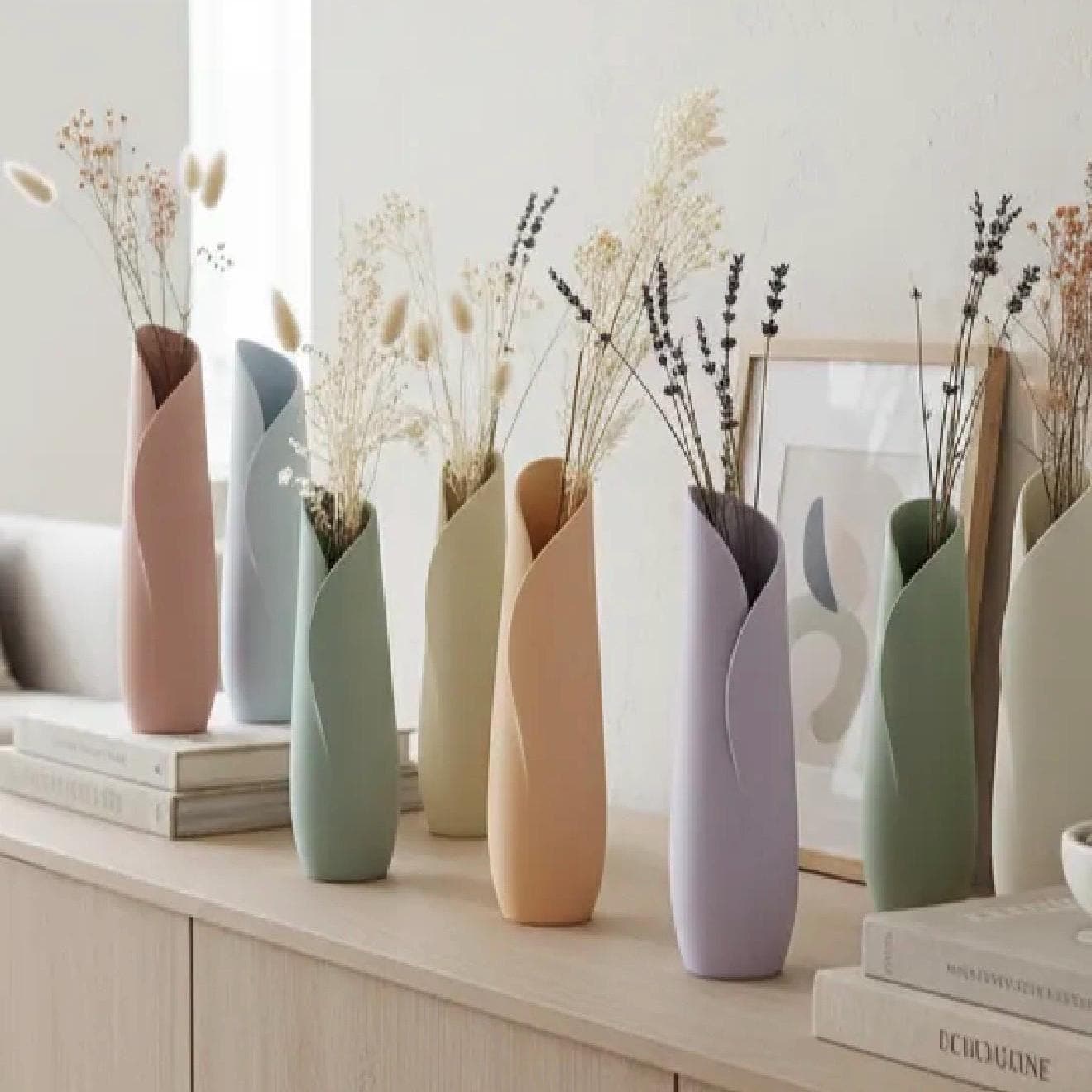 Modern Swirl Vase Minimalist Floral Home Decor Vase Nordic Style Sculpture Vase Contemporary Shelf Accent Gift for Mom Aesthetic Home Decor