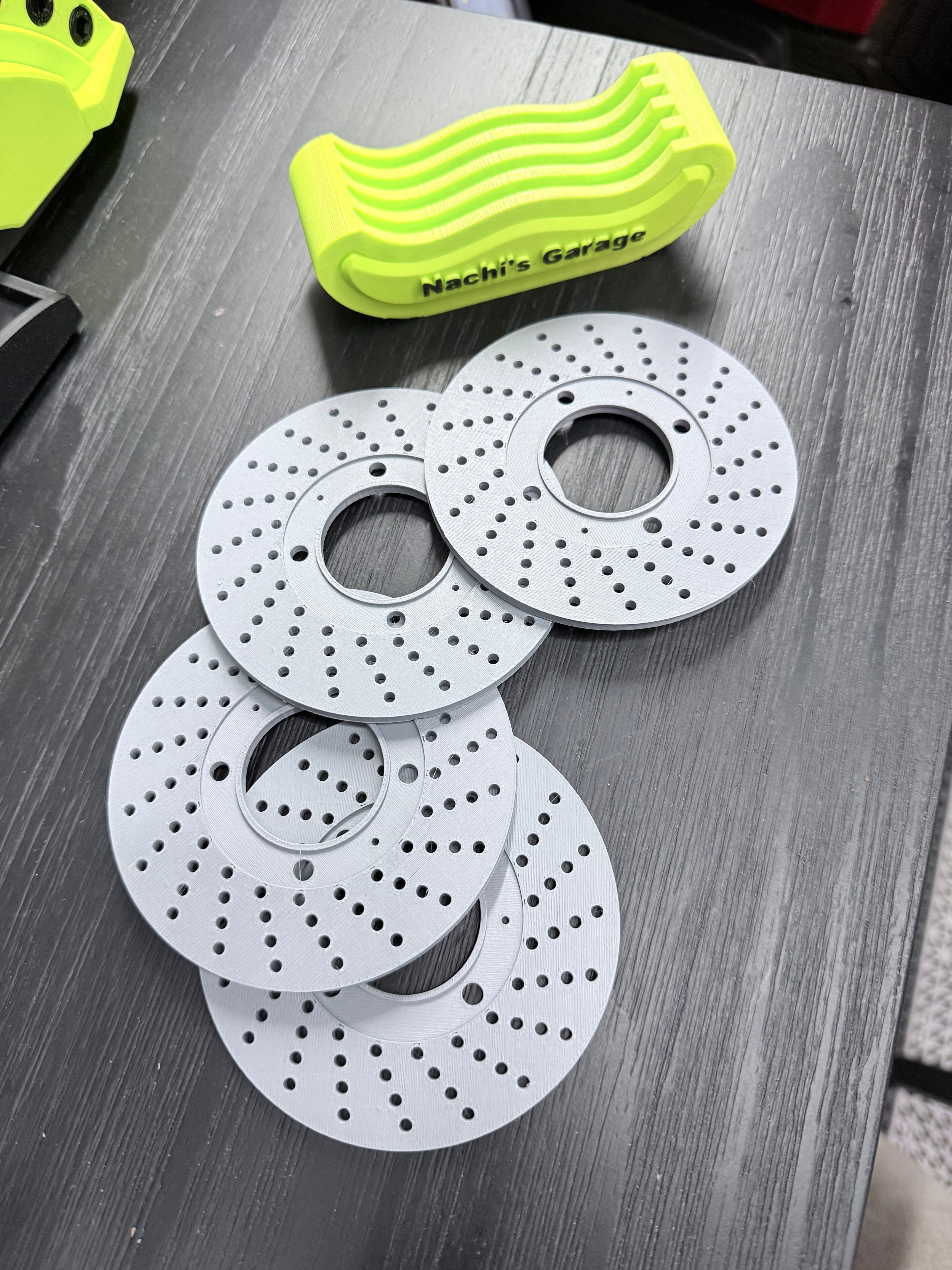Personalized Brake Rotor Coaster Set of 4 – 3D Printed Car Coasters with Custom Garage Holder