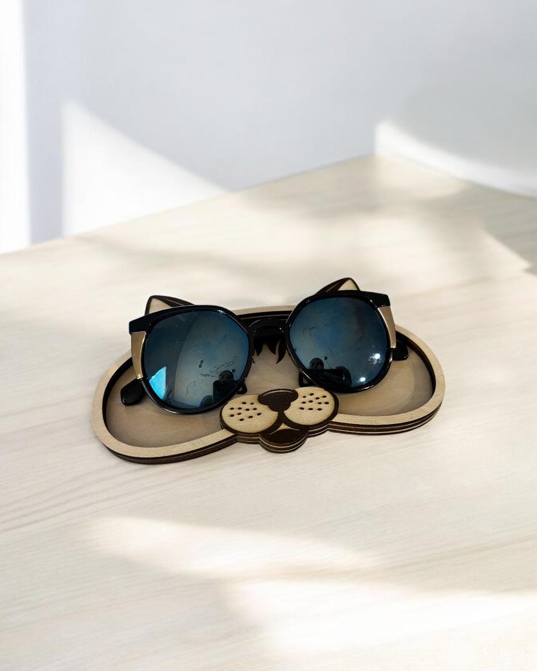 Cute Dog Shaped Wooden Glasses Tray Handmade Eyewear Holder for Readers Eye Glasses Tray for Nightstand Gifts for Dog Lovers
